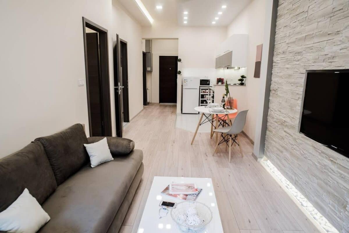 בודפשט New Luxury Apartment In The Center With A/C מראה חיצוני תמונה