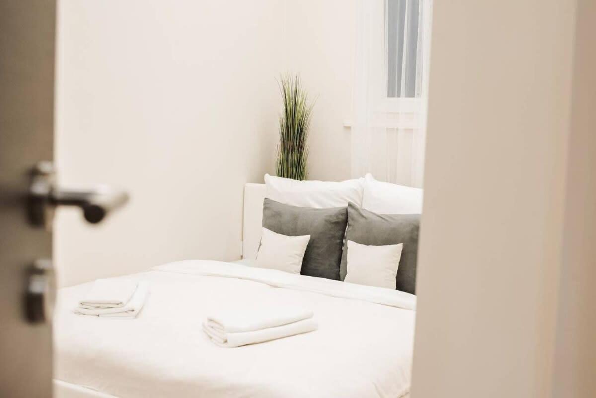 בודפשט New Luxury Apartment In The Center With A/C מראה חיצוני תמונה