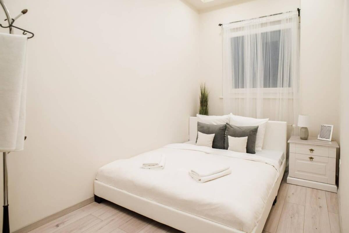 בודפשט New Luxury Apartment In The Center With A/C מראה חיצוני תמונה