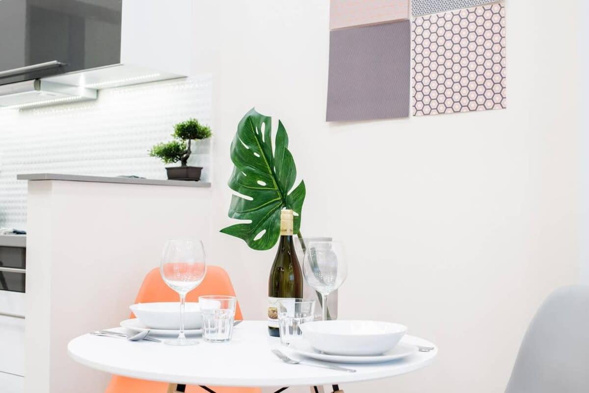בודפשט New Luxury Apartment In The Center With A/C מראה חיצוני תמונה